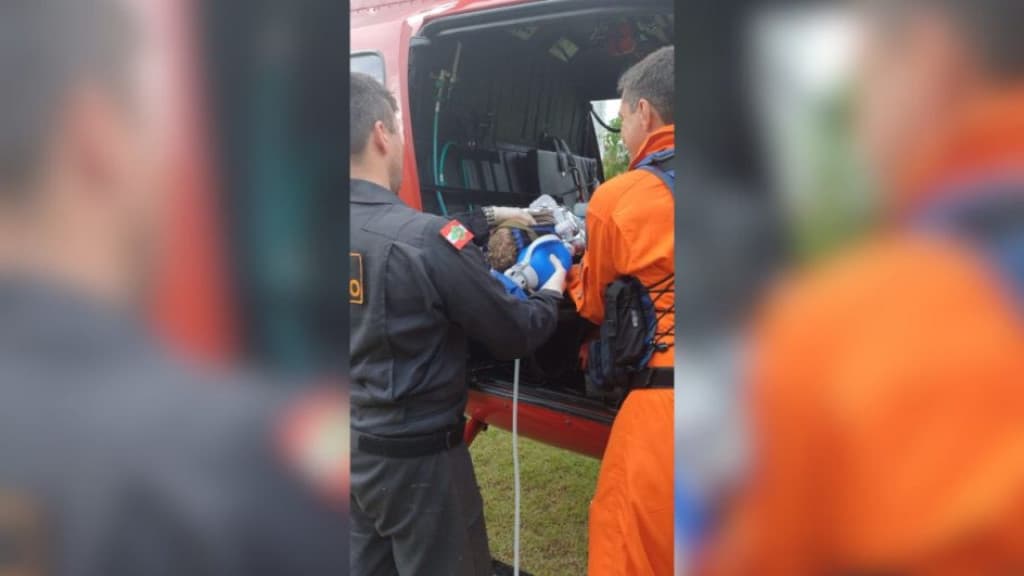 Criança sofre parada cardiorrespiratória após se afogar em piscina, em Florianópolis