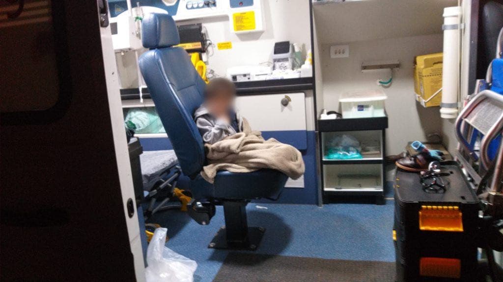 Bebê encontrado na rua em SC teria “fugido” de casa durante a madrugada