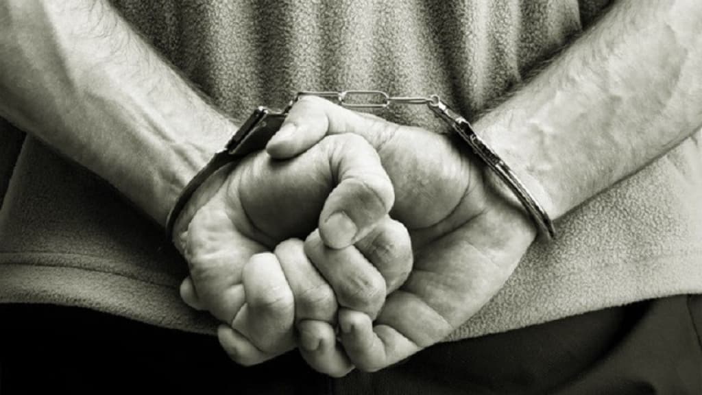 Homem é flagrado furtando cachaça em mercado de BC e acaba preso