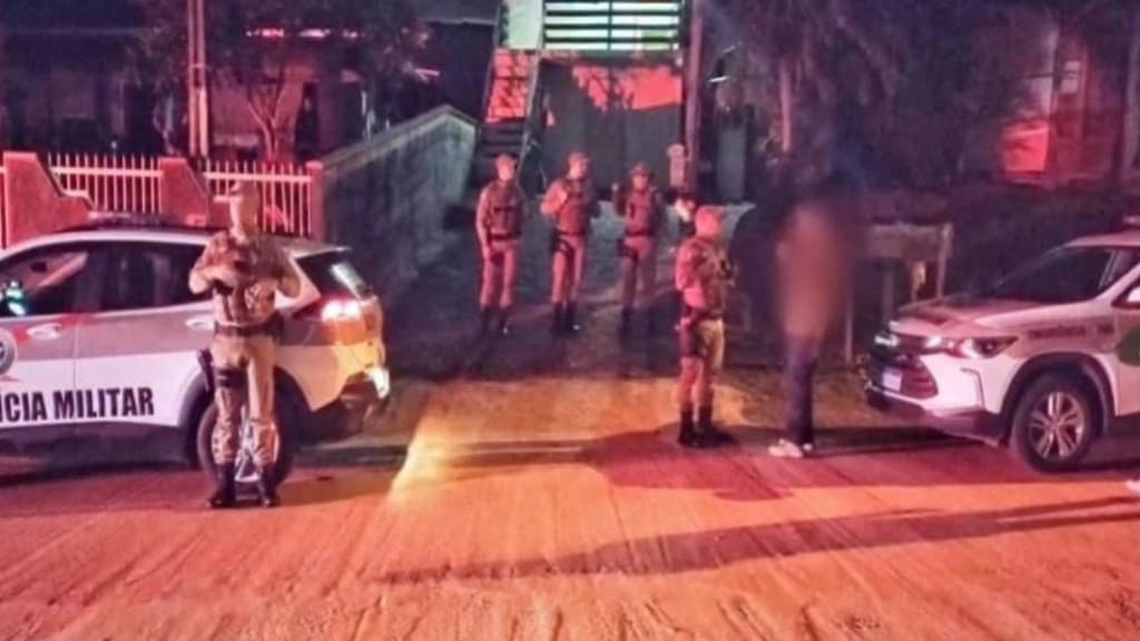 URGENTE: Lutador de jiu-jítsu mata namorada com soco no pescoço