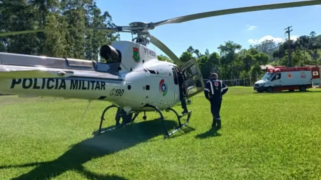 Idoso é socorrido com ferimento na cabeça após queda de quadriciclo, em Major Gercino