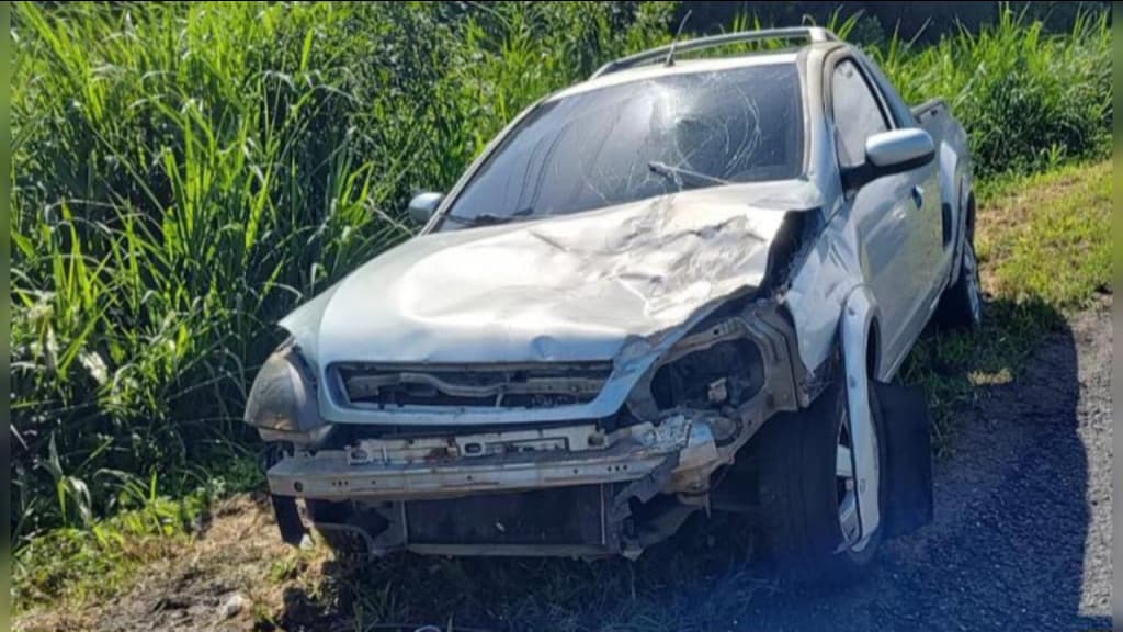 Bandidos com veículo furtado matam motociclista durante fuga