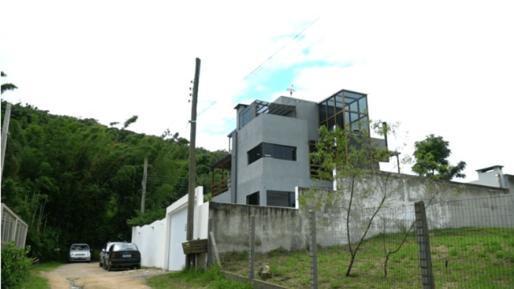 Morador de Itapema é assassinado a tiros em pousada de Santa Catarina