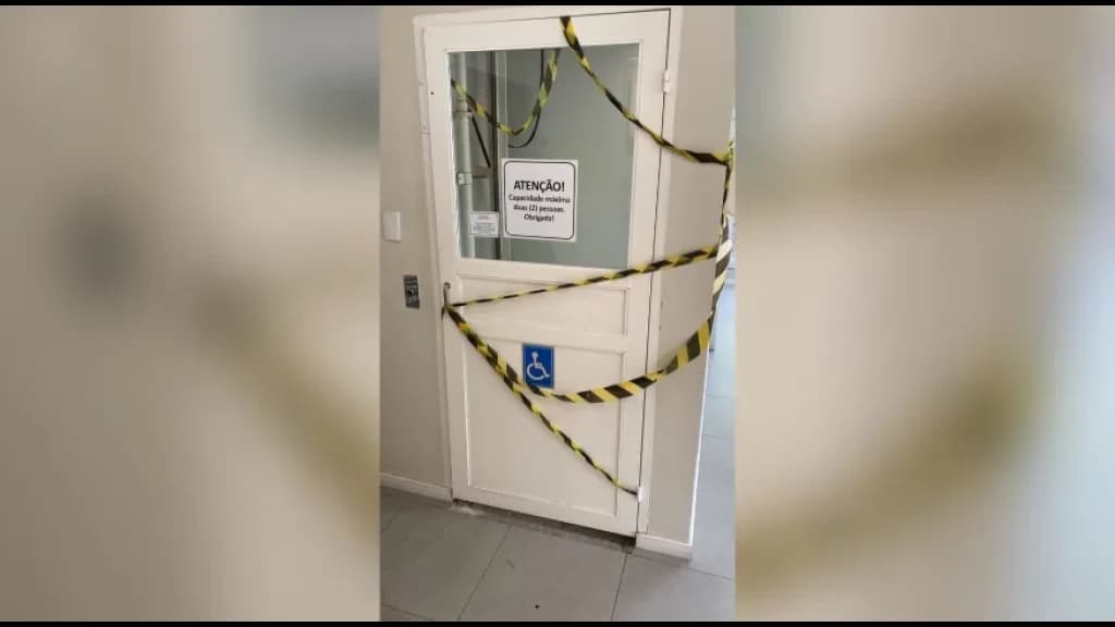 Idoso de 94 anos morre após elevador esmagar casal em clínica de saúde