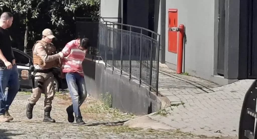 Mulher com medida protetiva  é morta a facadas pelo ex-marido