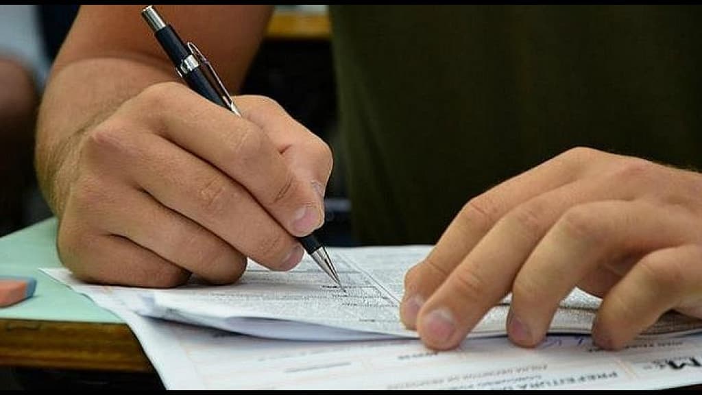 URGENTE: Justiça suspende maior concurso público da educação de SC e motivo surpreende