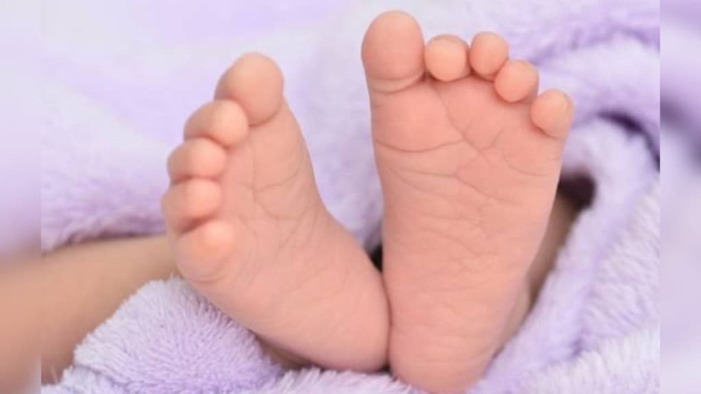Bebê de 3 meses morre após mãe dormir sobre ela em Balneário Camboriú