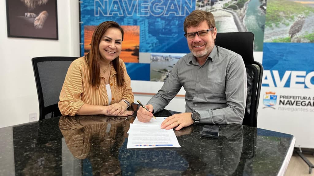 Prefeito de Navegantes quer vereadora do PL como pré-candidata a vice-prefeita