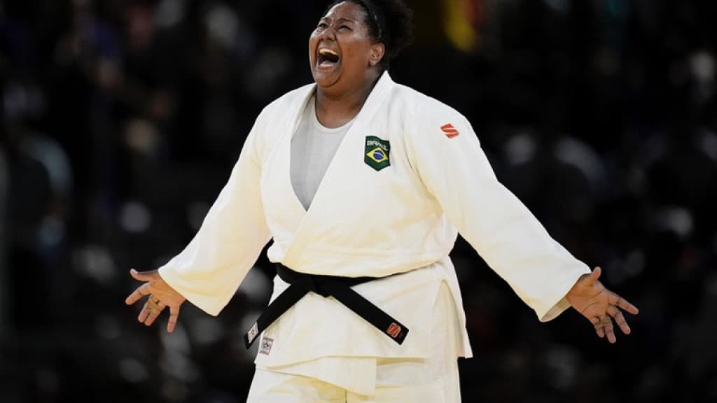 Primeiro ouro do Brasil nas Olimpíadas, perdeu avó há um mês da competição