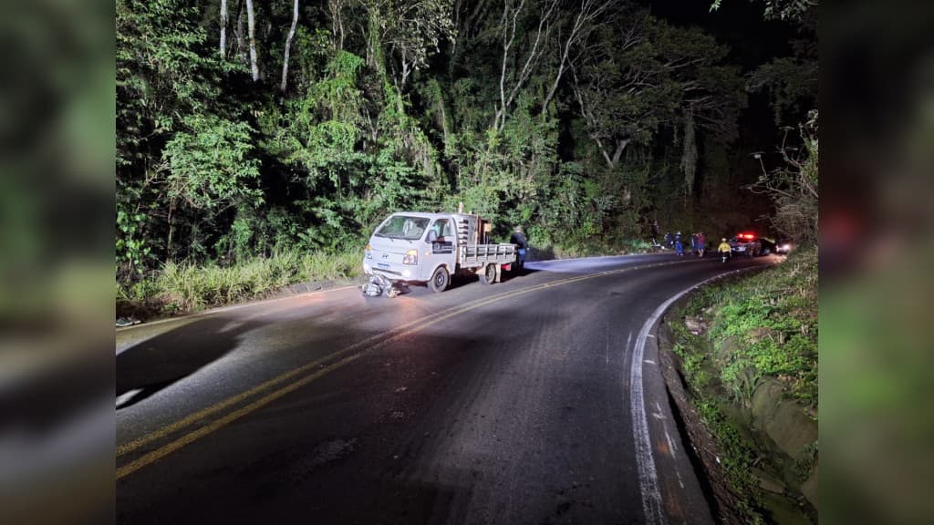Motociclista de 19 anos morre ao derrapar e invadir a contramão da SC-283
