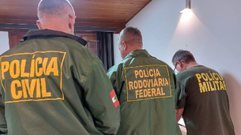 Polícia Civil deflagra Operação contra fraudes licitatórias em 13 municípios de SC