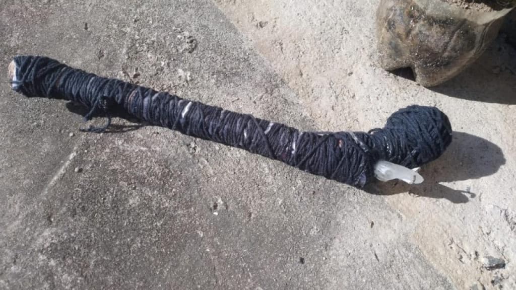 Mulher usa osso humano em “magia negra” contra ex-companheiro em SC