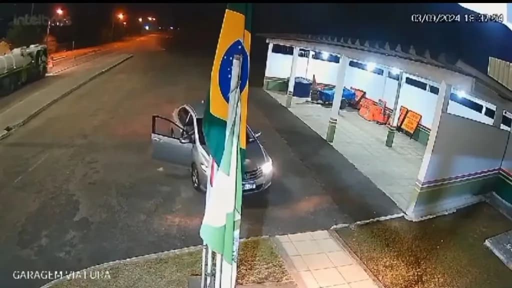 Menina de 2 anos se engasga com bolacha e volta a respirar após ser salva por policiais