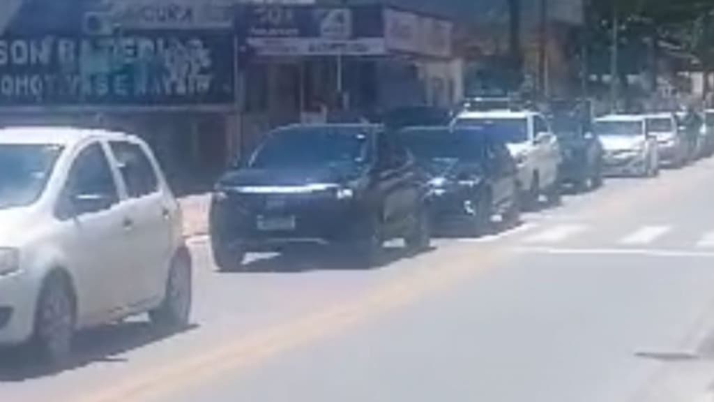“Paciência”: Motoristas enfrentam filas de 3 horas entre Bombinhas e Porto Belo