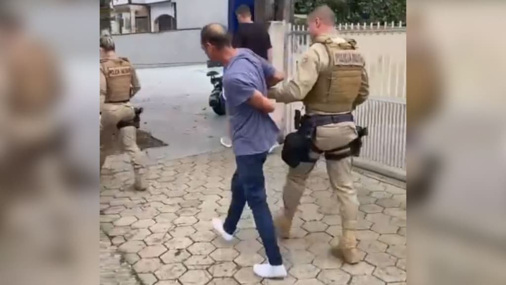 Após onda de furtos, a “casa caiu” para ladrão ao roubar flores de residências