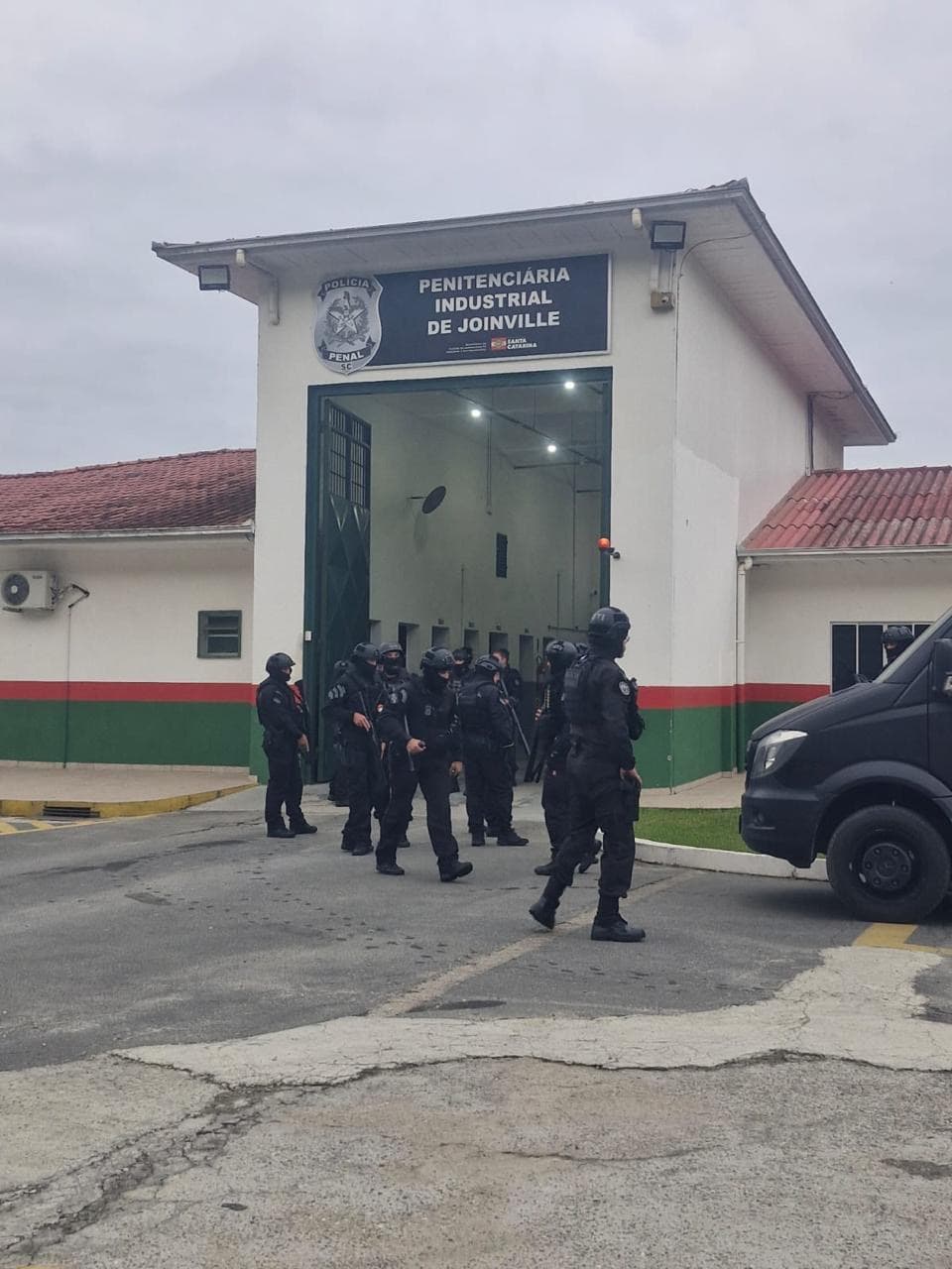 Operação desmantela esquema de corrupção envolvendo celulares em penitenciária de SC