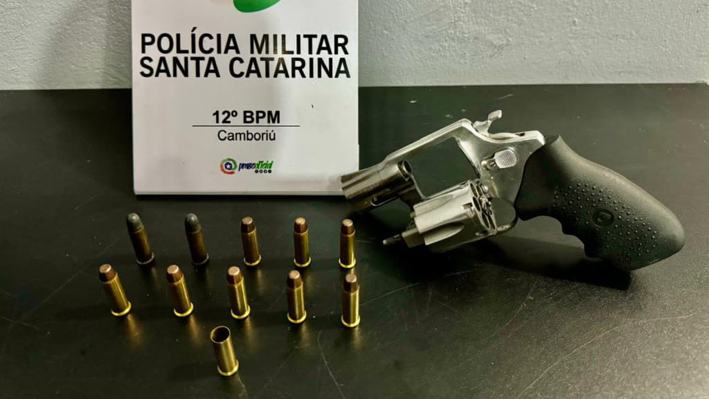 Pai atira em conveniência de Camboriú por não aceitar namoro da filha de 14 anos