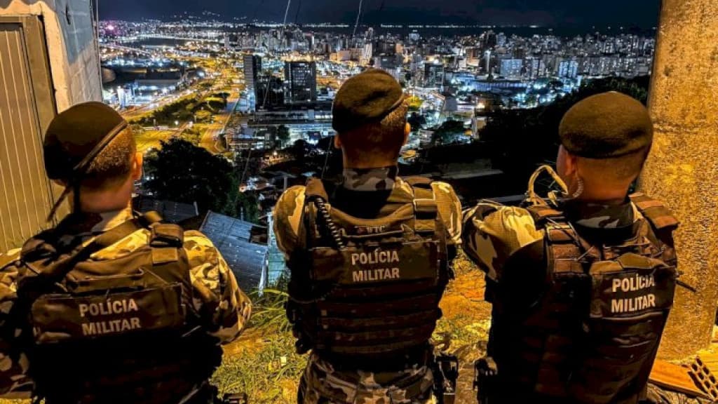 Denúncia anônima leva policiais a achado macabro em Florianópolis