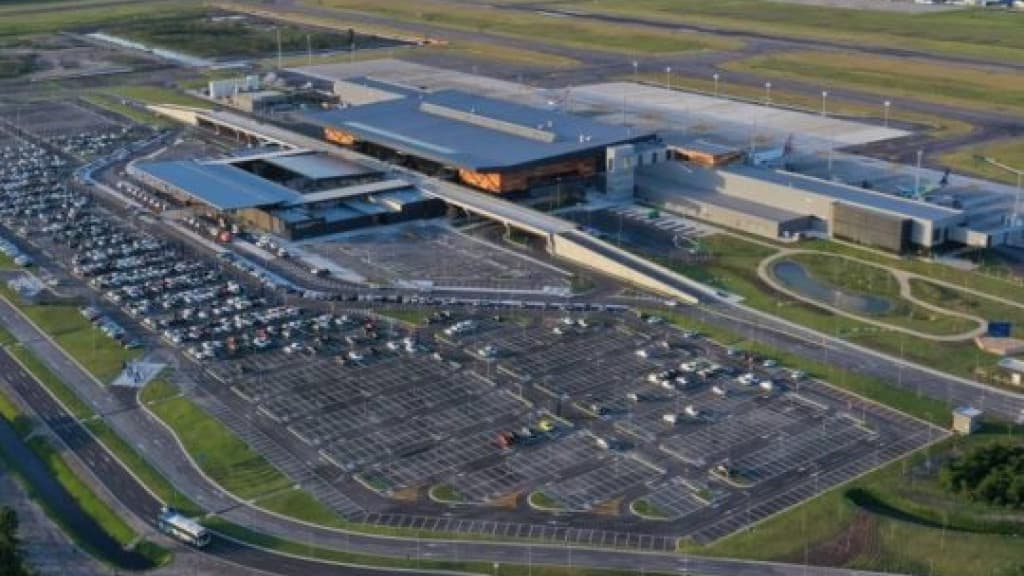 Nevoeiro fecha aeroporto de Florianópolis para pousos
