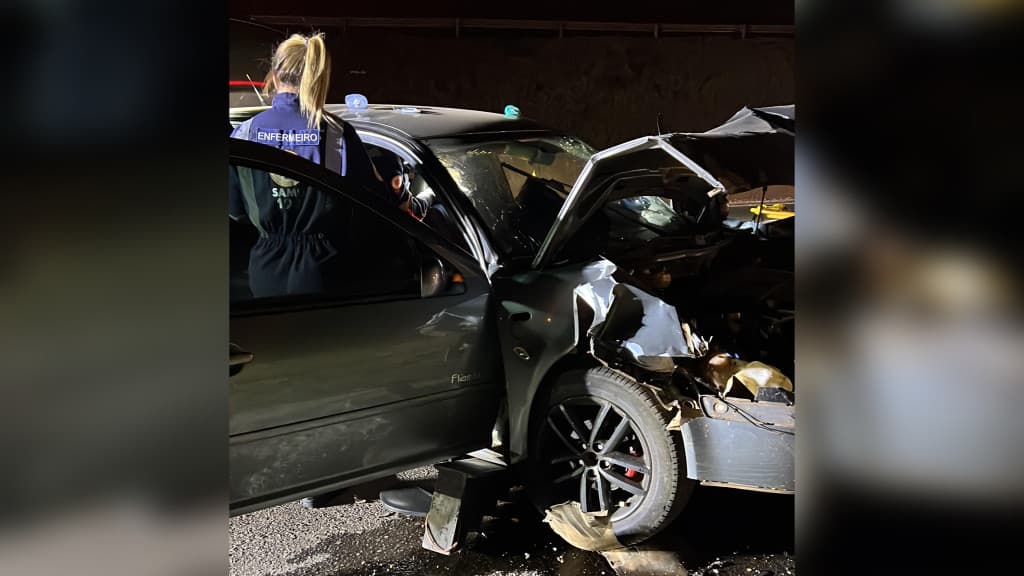 Caminhão foge após deixar motorista gravemente ferido em acidente na BR-480, em Chapecó