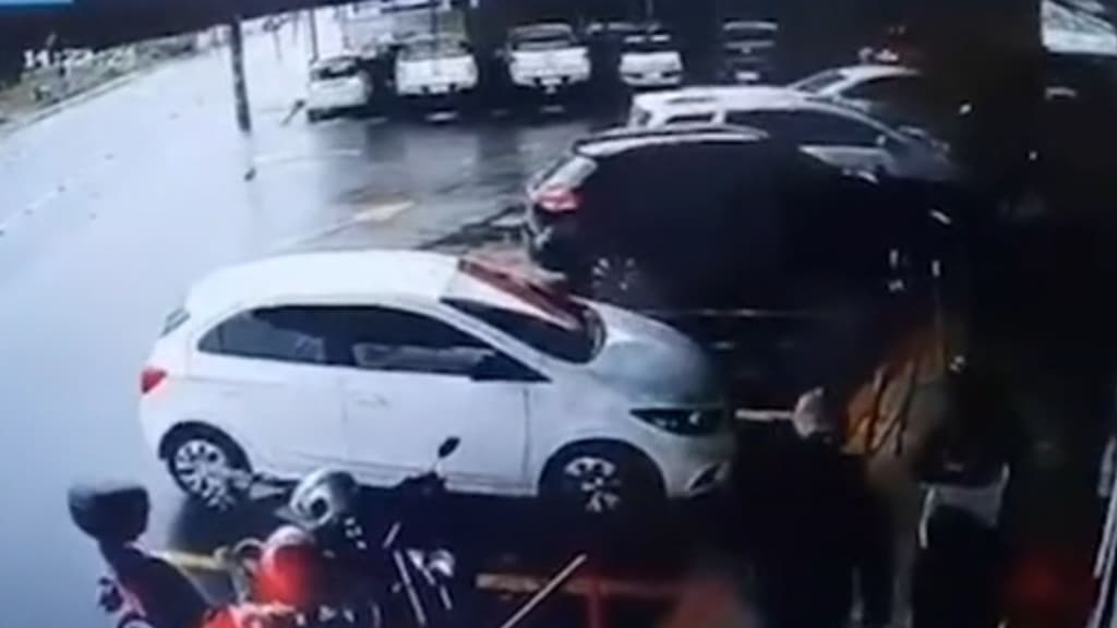 “Sequestro-relâmpago”: Gerente de loja é sequestrada em SC com a própria caminhonete