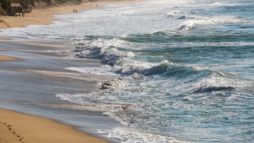 Ciclone extratropical pode provocar ondas de até cinco metros em SC