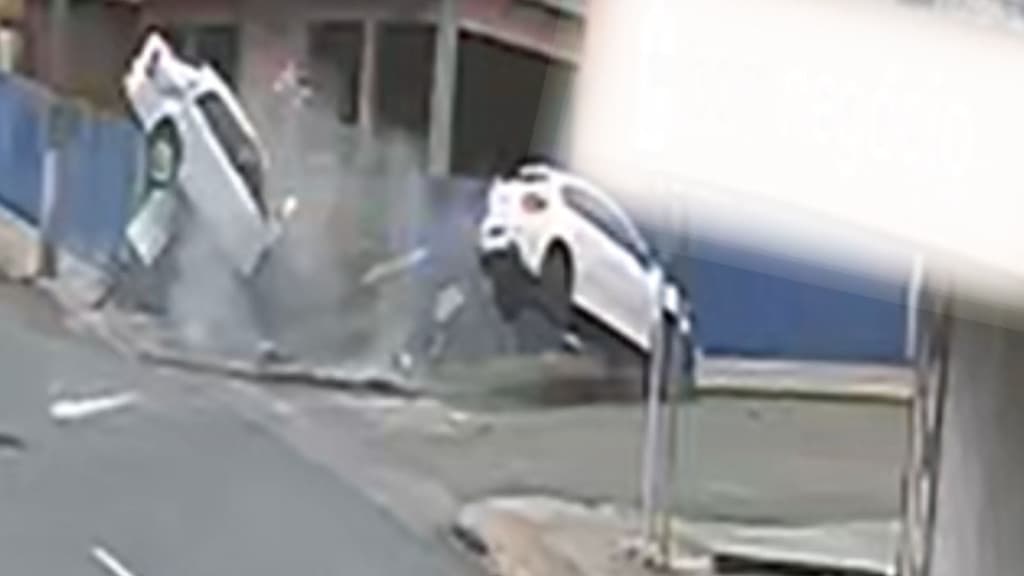Câmera de segurança flagra momento de acidente com carro que transportava crianças