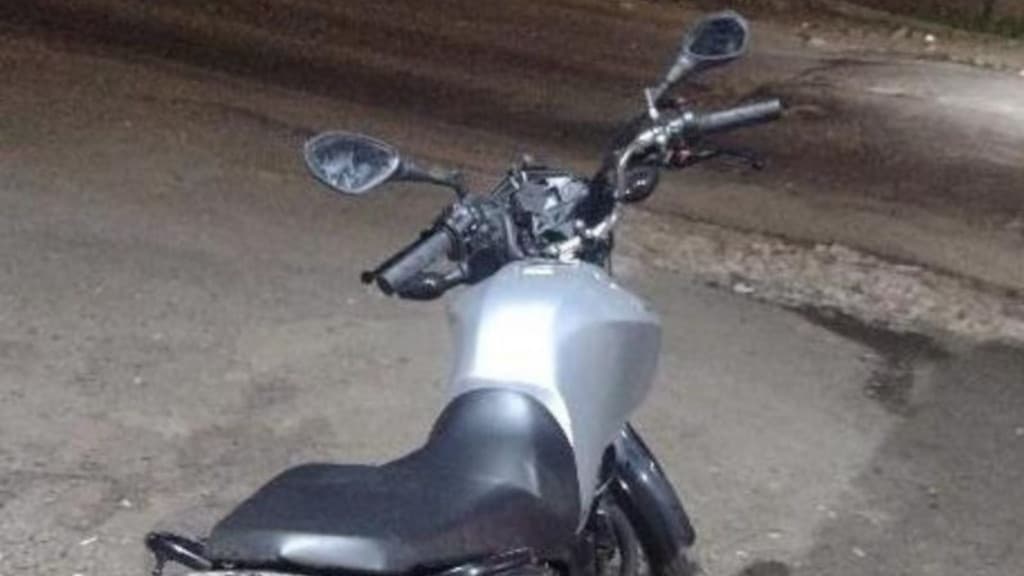 Adolescente de 13 anos e homem de 24 anos detidos após invadirem casa com facão