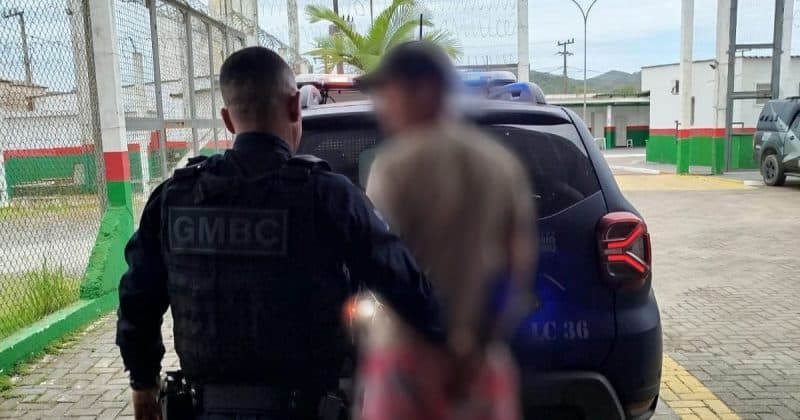 Suposto membro do PCC de SP é preso “turistando” com a esposa em Balneário Camboriú