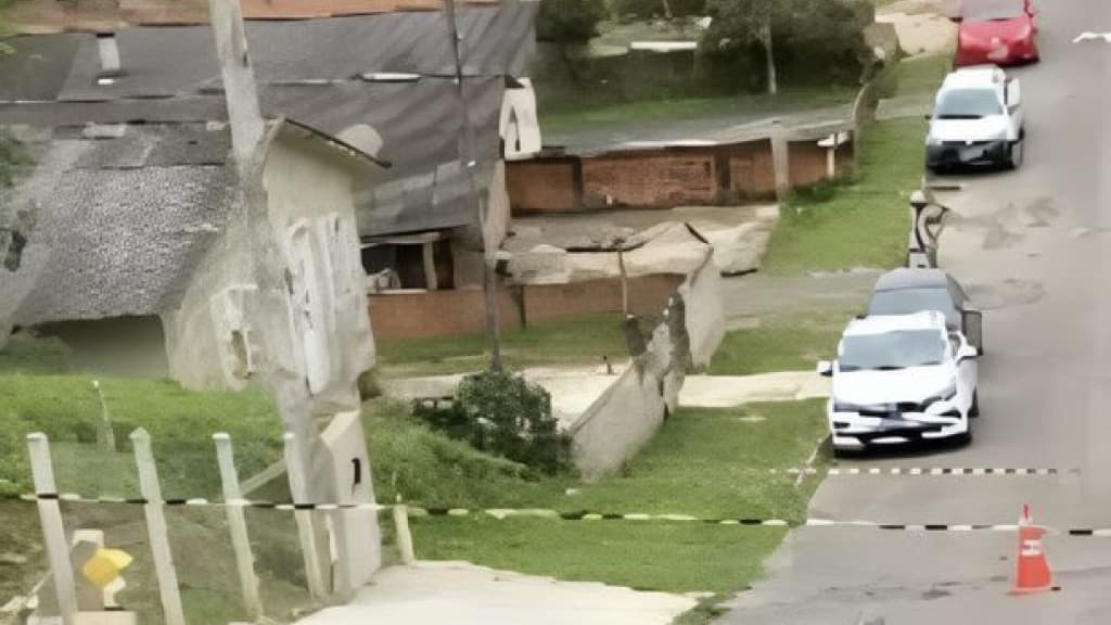 Mulher morre após ser atropelada por seu próprio veículo em SC