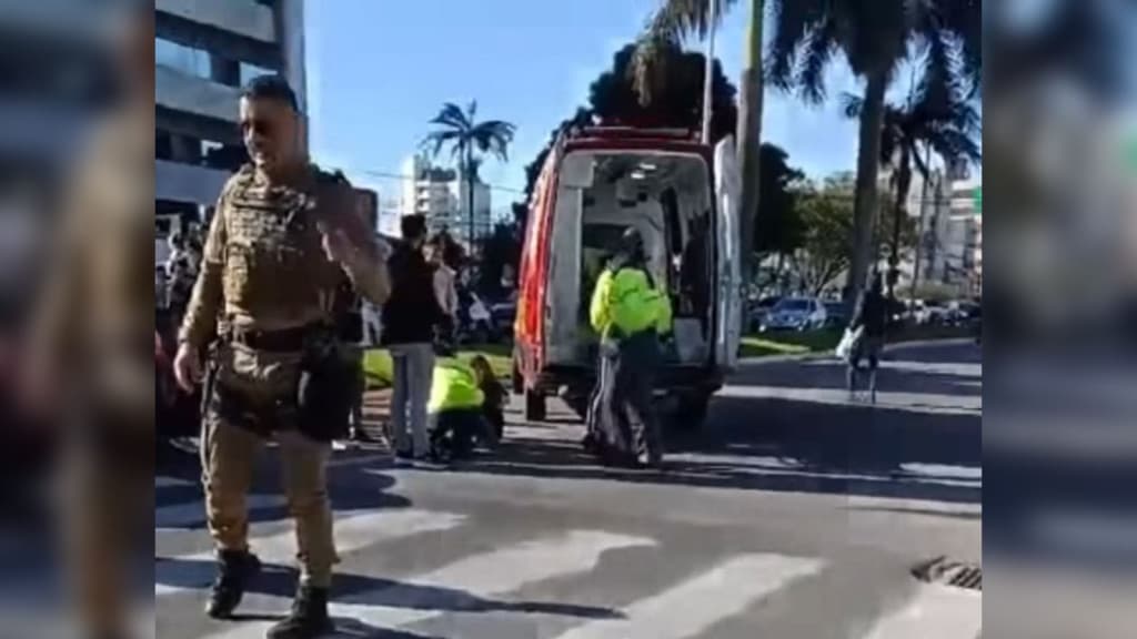 Mãe e filha são atropeladas por veículo em faixa de pedestre