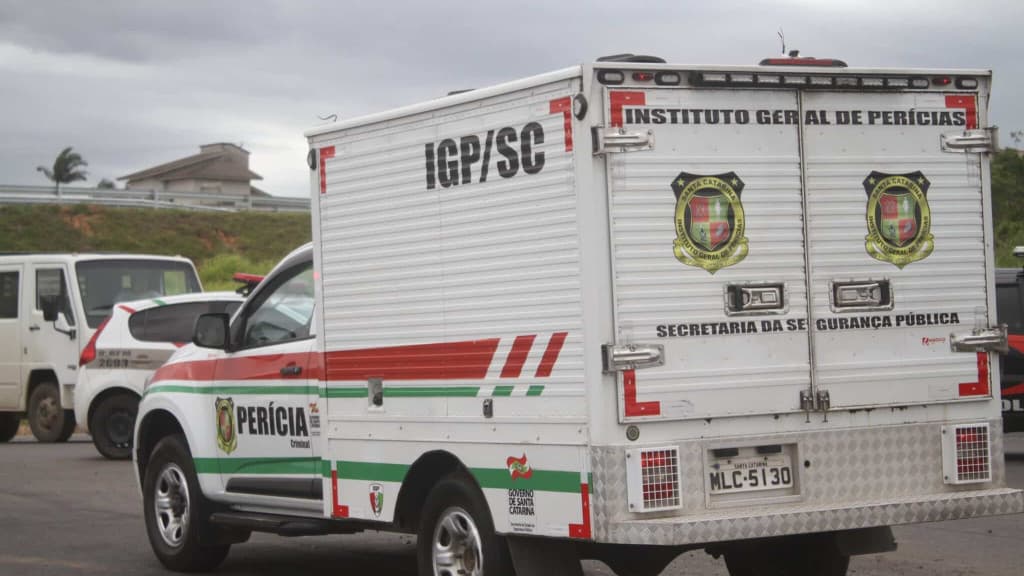 Irmãos são encontrados mortos “crivados de bala” em Balneário Piçarras