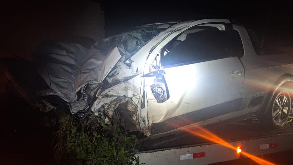 Jovem morre em colisão frontal entre carro e moto na SC-355