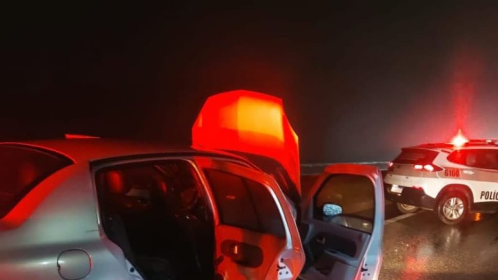 Perseguição policial a 160 km/h termina com jovem morto na BR-101