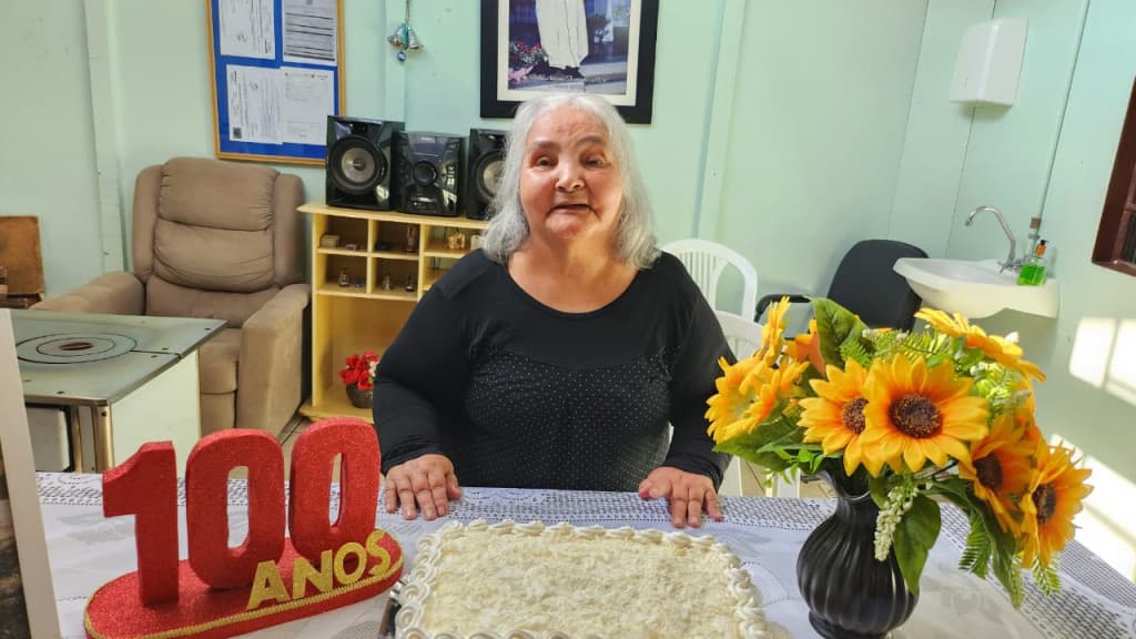 Aluna da Apae completa 100 anos esbanjando alegria e longevidade em SC