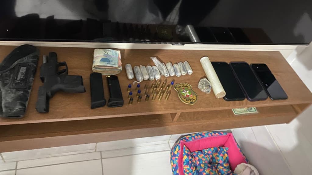 Traficante é preso com arma de uso restrito em Balneário Camboriú