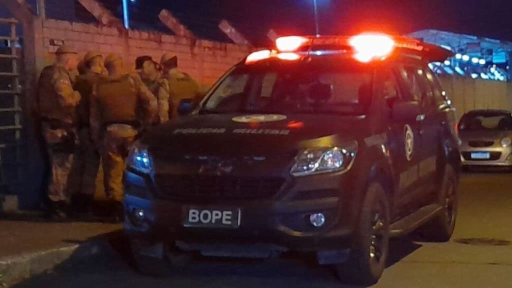 Estuprador morre com tiro na cabeça em janela de residência