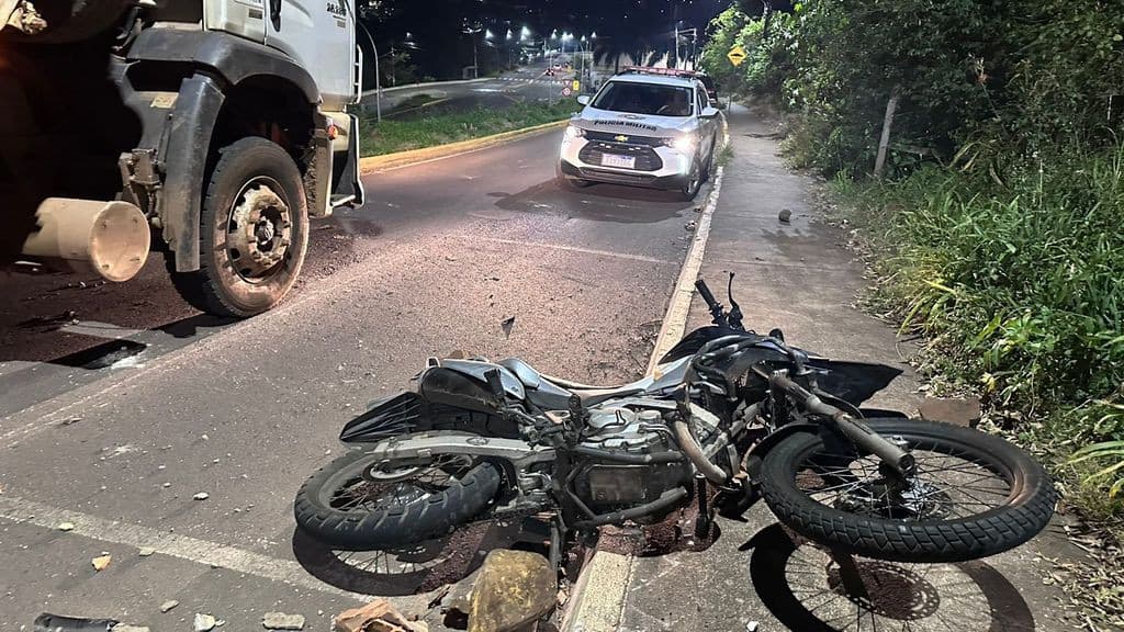 Motociclista atropela idoso e é agredido por populares em SC