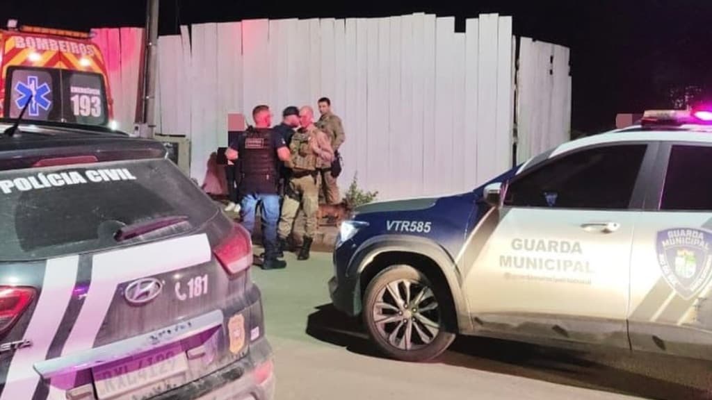 Mulher de 50 anos mata companheiro a facadas após discussão e é presa em flagrante