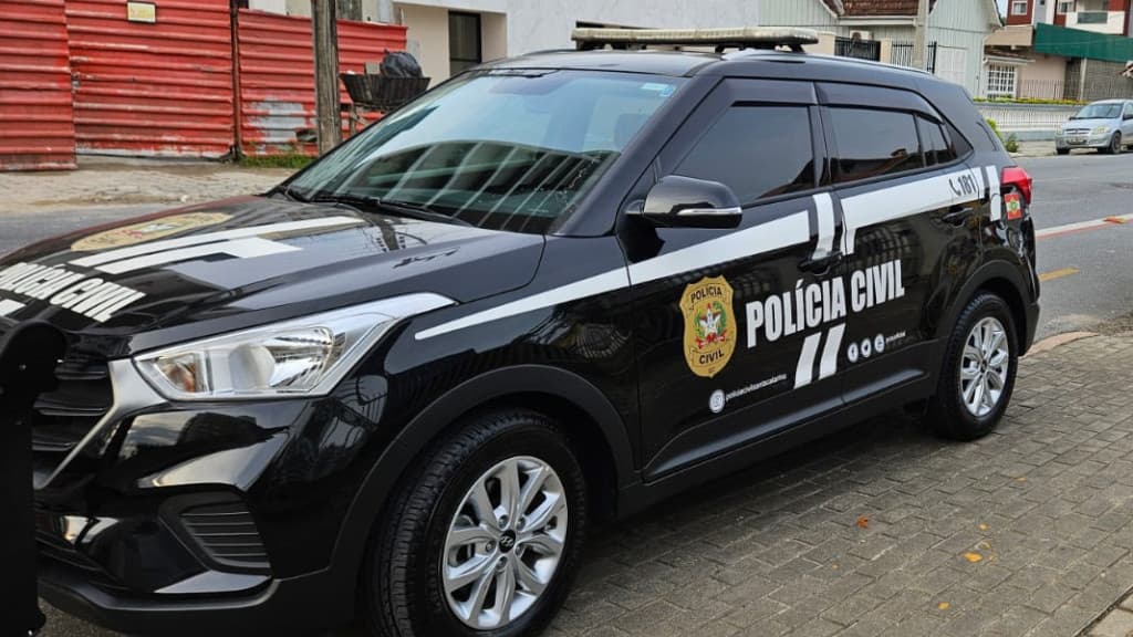 Estuprador é preso após manter colega de trabalho em cárcere em Blumenau