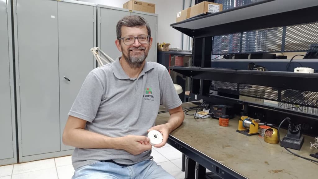“Sem furo no dedo”: Professor de SC lança tecnologia para monitorar glicose de forma inédita