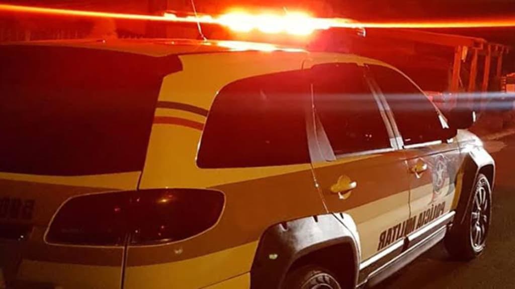 Mulher tem rosto queimado por água fervendo durante briga com namorada em Chapecó