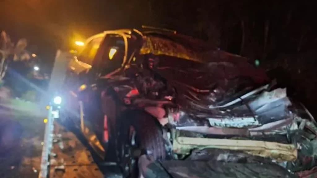 Motorista morre em colisão frontal com caminhão na SC-108 em Blumenau