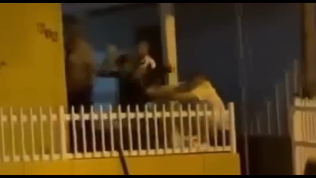 Vizinhança se une para dar uma surra em ladrão que invadiu casa em Santa Catarina