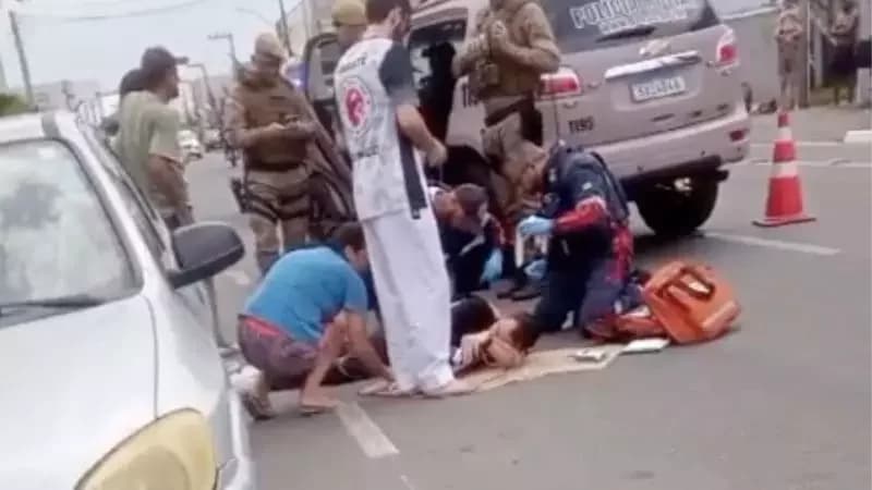 “Atirou pelas costas”: Homem atira no namorado da ex e foge com a filha de 8 anos em Santa Catarina