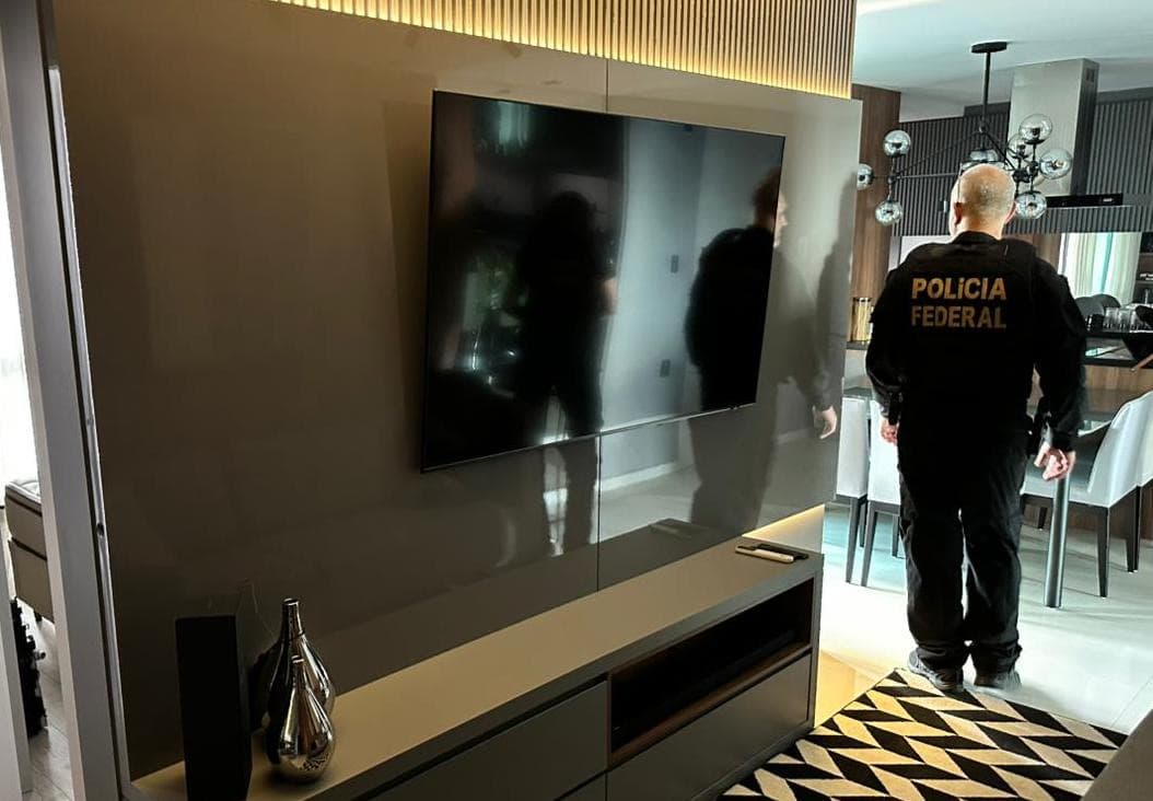 Fraudador com vida de luxo cai na mira da PF em operação em SC