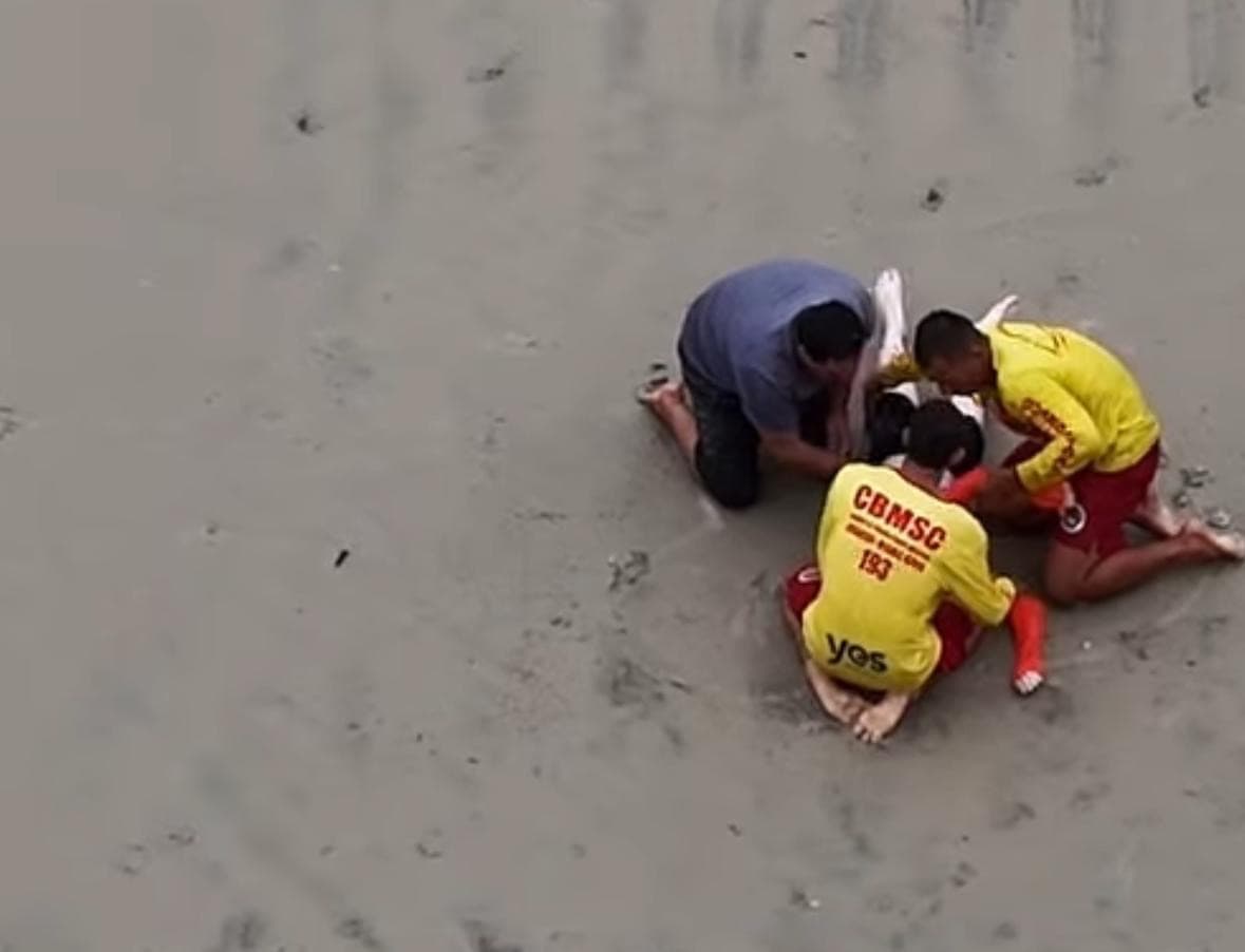 Novos detalhes: Jovem de 13 anos é resgatado com vida em praia de Navegantes