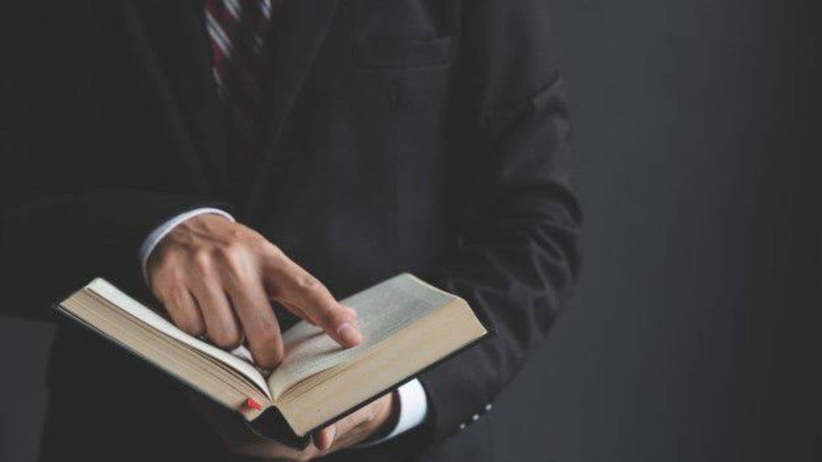 Foragido da justiça é encontrado atuando como pastor de igreja em SC