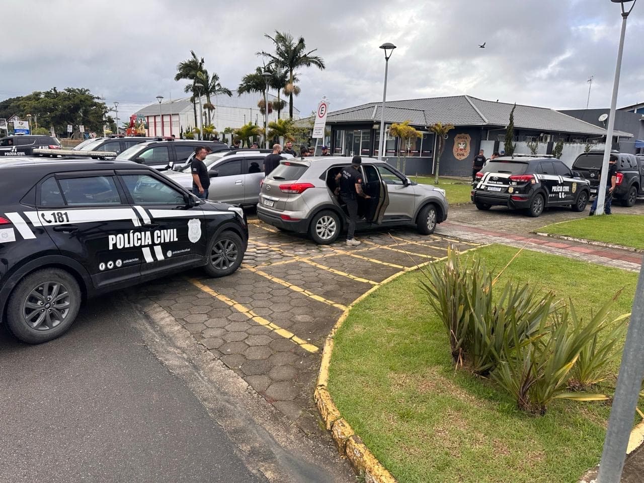 Polícia Civil indicia 20 investigados por tráfico de drogas em Tijucas