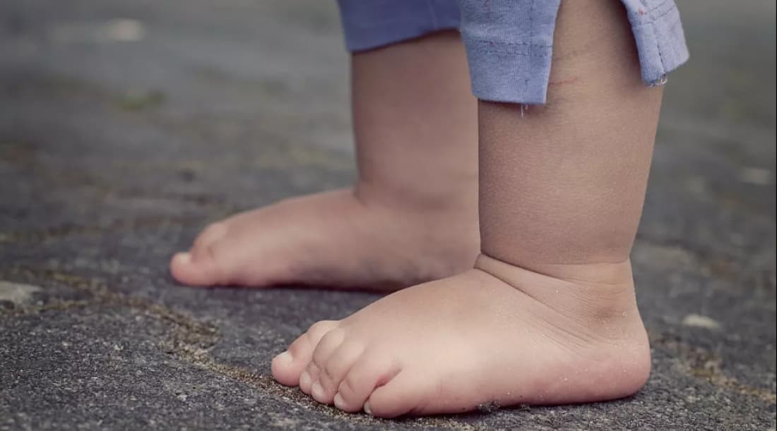 Avô detido após bebê de 1 ano ser encontrado embriagado em SC